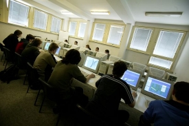 Č&iacute;n&scaron;t&iacute; studenti porazili Američany v programov&aacute;n&iacute;.